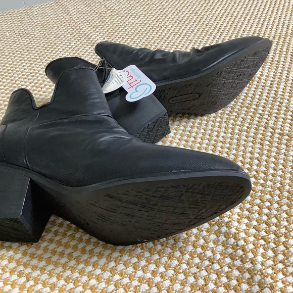 Baretraps serenity Ankle boots  size 11 NWT - Picture 6 of 10
